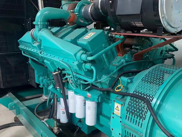 河南更换100kW柴油发电机组机油时，需要注意哪些事项？